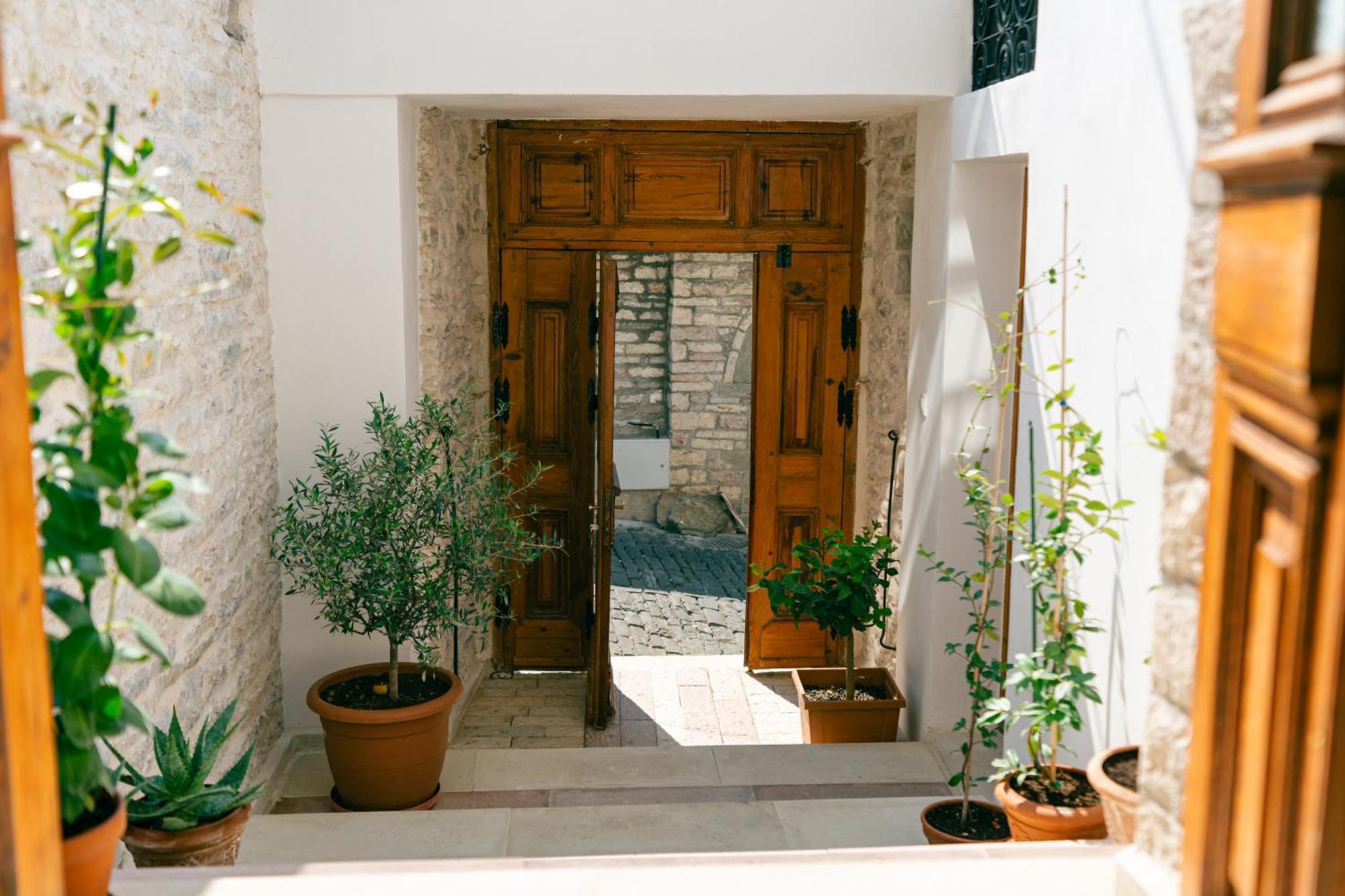 Hotel Petrichor Gjirokastër Exterior foto